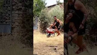 НАС ПРИПАХАЛИ 
