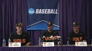 Tennessee head coach Tony Vitello, Zane Denton, and Chase Burns, 06/03/23