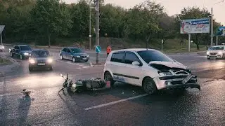 В Днепре на Космической мотоциклист врезался в Hyundai: мужчину госпитализировали