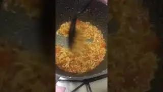 Indomie Fried Noodles Bread Rolls #Indomierecipe #Indomiefriednoodles #Breadrolls #Shorts