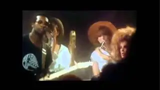 ♫♫ Our Lips Are Sealed ♫♫