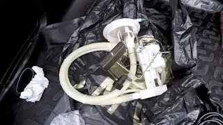 Replacing the fuel pressure regulator