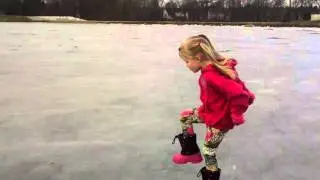 Lilian sings 'Frozen'