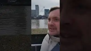 Лондон 🇬🇧 на другом берегу Темзы видно здание мi6 или sis