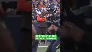 Geno to DK for a 21yd Tuddy! 🏈 #seahawks
