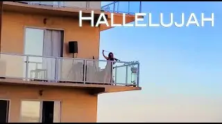 Hallelujah - Violinist Marta Z Plays Surprise Balcony Concert for Neighbors During Pandemic