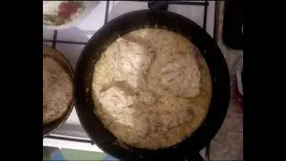 Stew a chicken with sour cream in a frying pan | Delicious recipes