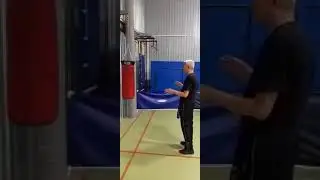 Ушу. г. Тобольск. Отработка ударов на мешке.