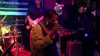 Jackie Scott and the Housewreckers I Can Tell Oct 200.mp4