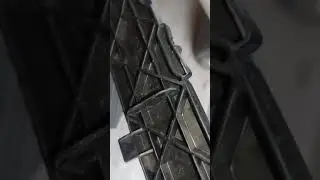 Снять и заменить фильтр салона в Сеат Леон 2011 года...
