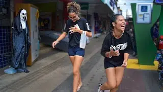 Pegadinha A Freira - Assustando Pessoas