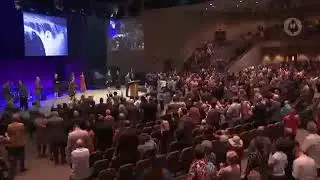 REVIVAL during Worship! The Spirit moved before the Pastor starts preaching.
