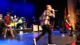 Kamikazee in LA 2012 - Halik