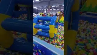 Магазин  Фрунзе. детская игровая площадка