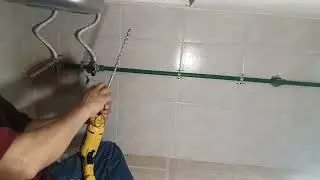 Cómo hacer un hueco en pared forrada con azulejo. para pasar un tubo de 2 pulgadas P.V.C.