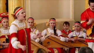 По улице мостовой