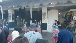 dance: 3/4 Sang Hanoman