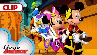 Witchy Worries 🧙 | Mickey Mouse Funhouse | 