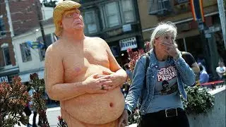 People having fun with Statues!Taken at the right time