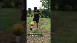 Keepy-ups 2 With Darren Mota