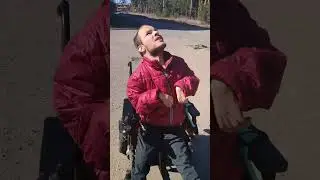 я опять ношу куртку красную где моё тепло 