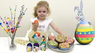 Мила делает пасхальные поделки своими руками