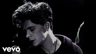 Indochine - Le baiser (Clip officiel)