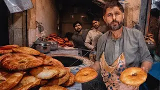 Tandoori Bakarkhani | Pakistani famous snack especially in winter with chai | Street Food Pakistan