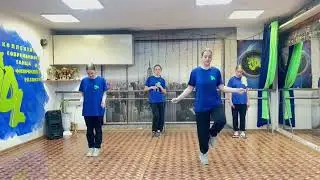 Прыжки 4 человека, вид спорта РОУП СКИППИНГ (спортивная скакалка)