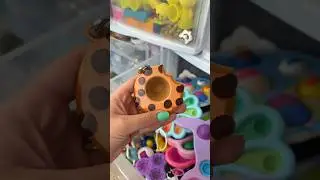 “I’M GOING TO PROPOSE TO A RANDOM STRANGER IF YOU HAVE THESE EMOJIS AND FIDGETS” ￼💍🫣 