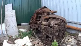 В поиске  металлолома и чаги !