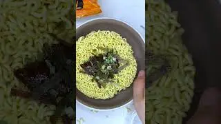 Лапша Наруто или мамин борщ пиши в коменты ?