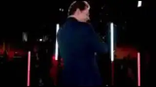 Понасенков крутится на месте под музло камеди клаба.