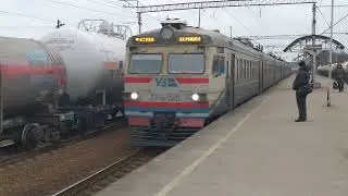 ЕР9м-515 прибула на станцію (архів 2021)