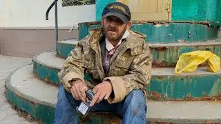 ПОМОЩЬ! БЕЗДОМНЫЙ ЕВГЕНИЙ СЛЕДИТ ЗА ПОРЯДКОМ, БЕСПЛАТНО