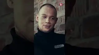 Совращает опера прямо на задании  