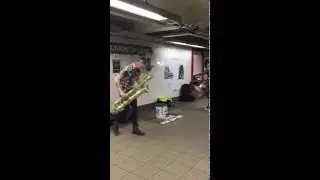 Too Many Zooz in NYC subwau UnionSquare‬