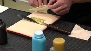 How to gild book edges with gold leaf. Schmedt.- The World of Bookbinding.