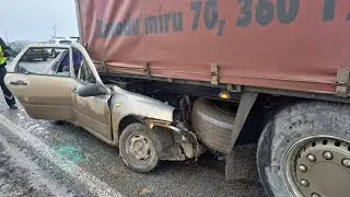Молодая семья погибла заехав под Большегруз - Смертельная авария в Атырауской области