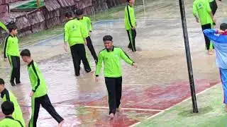 main bola di kala hujan