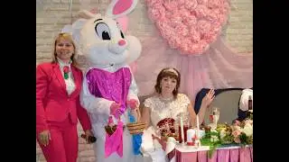 Ведущая Людмила Сгибнева