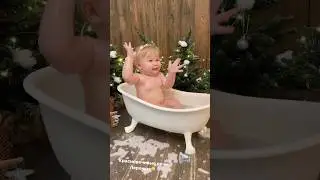 Ребёнок в восторге от водных процедур 😅 #cute #cutebaby #funnybaby #деткиконфетки #смешноймалыш