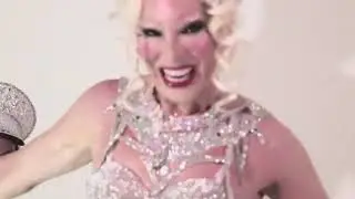 Whoopham drag queen style …. 