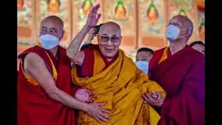 Dalaï Lama s'excuse après avoir demandé à un enfant de lui  sucer la langue