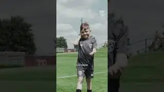 Elliott's Inspiring Gift to Jarrod Bowen 💪⚒️