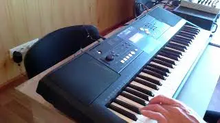 YAMAHA PSR E333