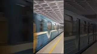 Ема-502 и 81-722/723/724 в Девяткино , снимал 