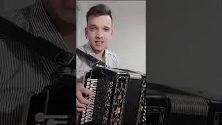 Широко разинув рот 