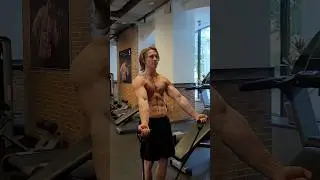 Biceps special warming up #calisthenics #sports #motivation #bodybuilding #biceps #bodybuilder