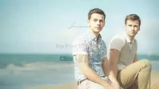 The Macs – Here In Your Arms (Lyric Video)